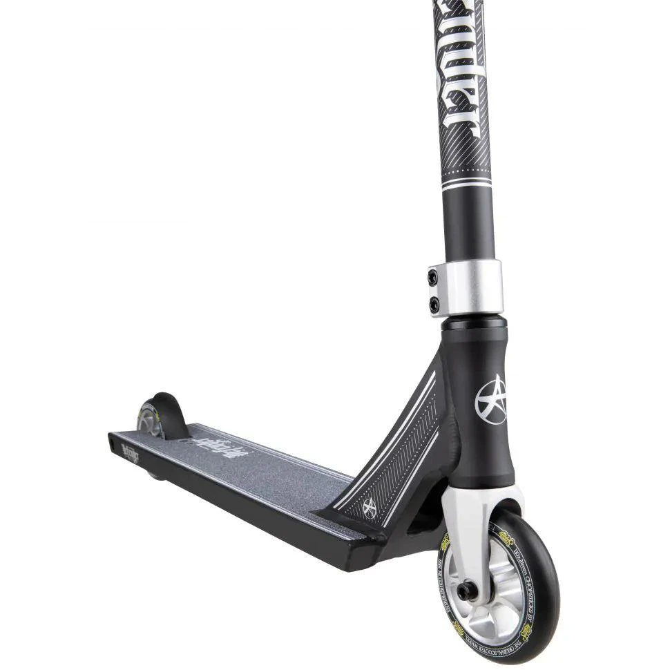 Addict Defender 3.0 Stunt Scooter - Black/Silver 5 Addict Defender 3.0 Stunt Scooter - Black/Silver - Image 3