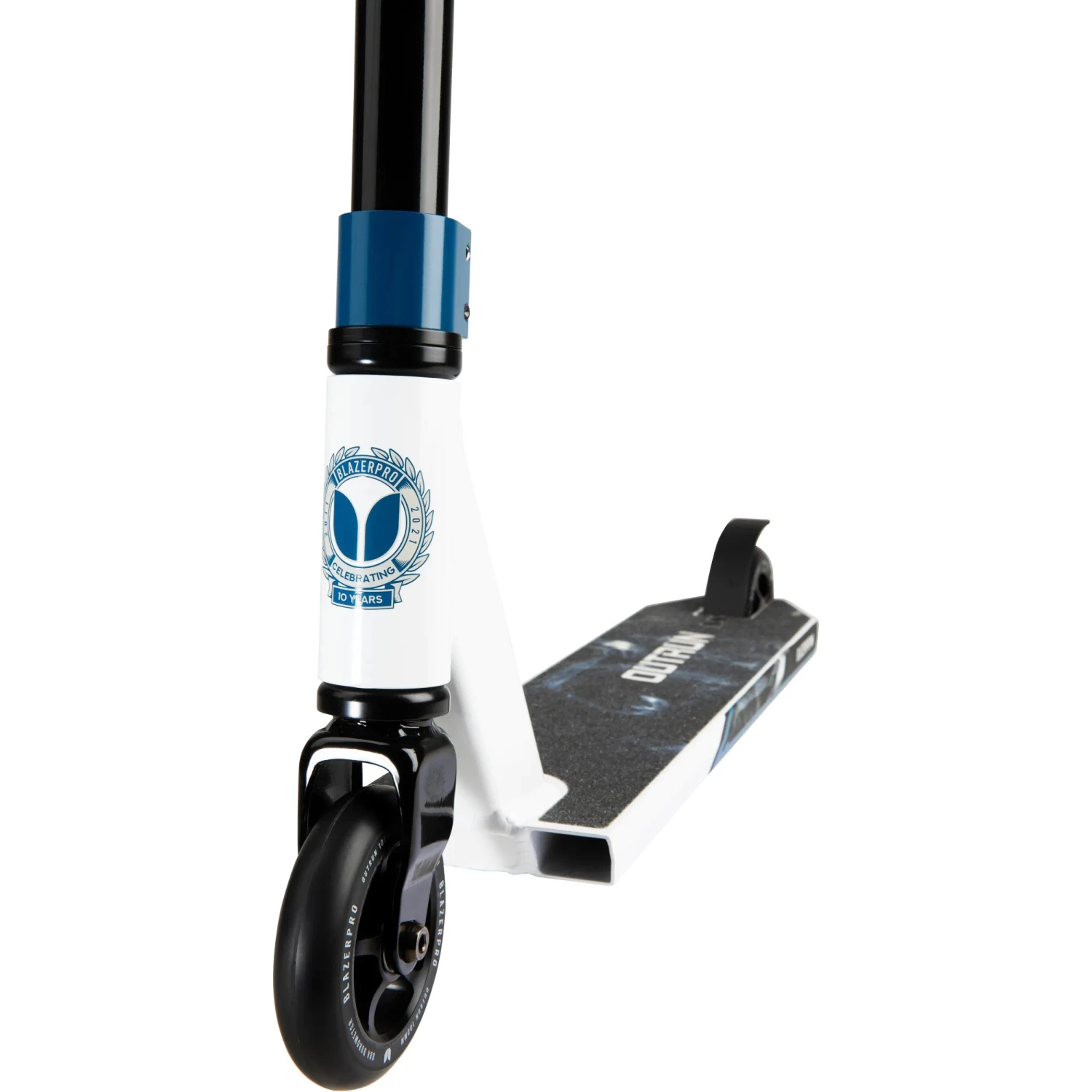 Blazer Pro Outrun 2 FX Stunt Scooter - Smoke 5 Blazer Pro Outrun 2 FX Stunt Scooter - Smoke - Image 3