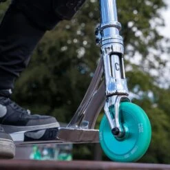 CORE SL2 Complete Stunt Scooter - Chrome/Teal -Online Sports Store COR 822 SLT COM CHT Lifestyle 1 9d39