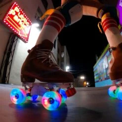 Moxi Cosmo Glow Quad Skate Wheels - White Rain Glow -Online Sports Store MOX 123 COS GLO QSW WRG 4 044b