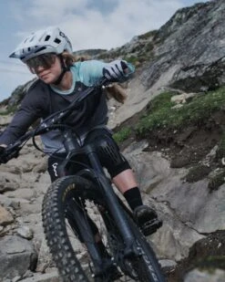 POC Kortal Race MIPS Helmet - Uranium Black/Hydrogen White Matte 13 POC Kortal Race MIPS Helmet - Uranium Black/Hydrogen White Matte -Online Sports Store POC 321 KOR RAC MIP HEL BLK 4004 0140