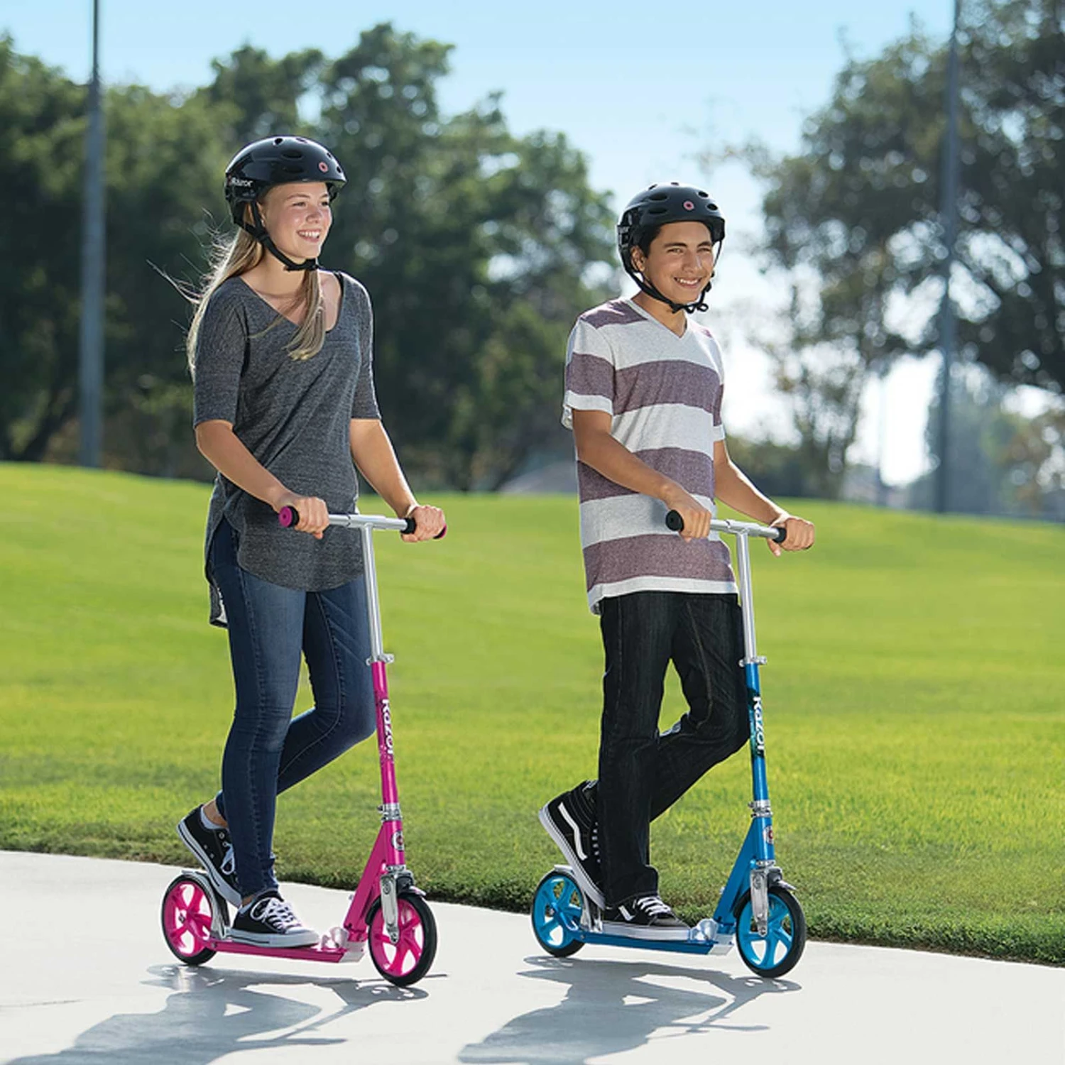 Razor A5 Lux Commuter Scooter - Pink 10 Razor A5 Lux Commuter Scooter - Pink - Image 8