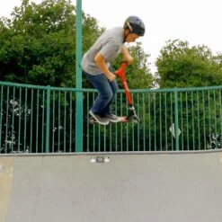 Razor Beast V6 Stunt Scooter - Red -Online Sports Store RAZ 1122 BEA V6 SCO RED 11 0f00