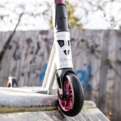 Triad CB152 Stunt Scooter - Hellion 16 Triad CB152 Stunt Scooter - Hellion -Online Sports Store TRI 1022 CB 152 SCO COM HEL 8 cd5b